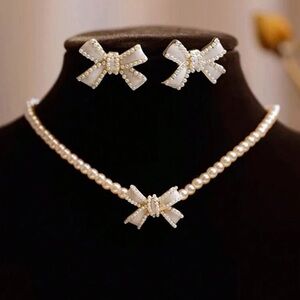 Pearl Bow Design Earring and Necklace Set